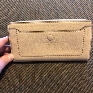 Marc Jacobs buff color continental wallet NWT
